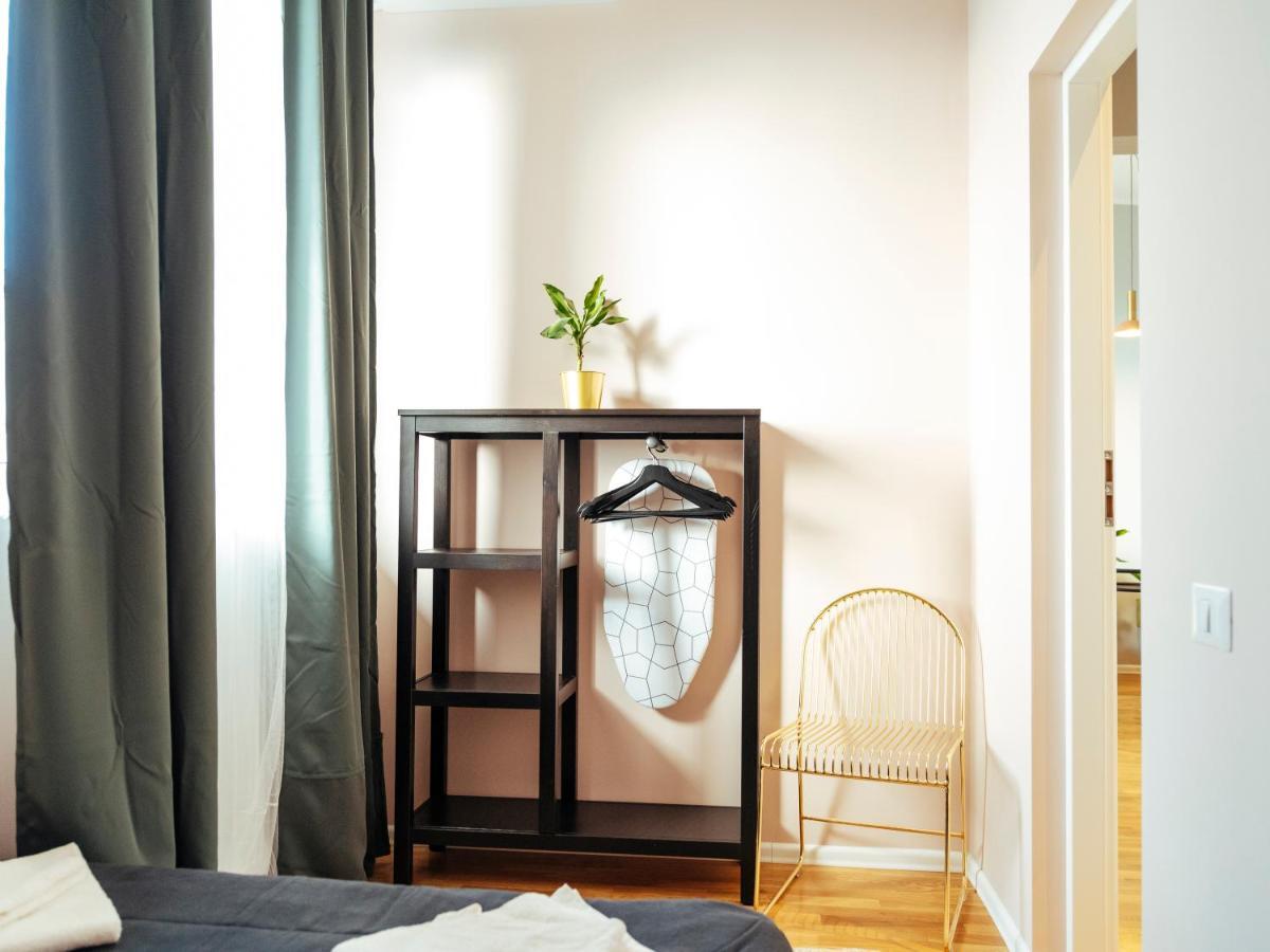 Beautiful Apartment - Top Location - Amazing Balcony Bukarest Exteriör bild