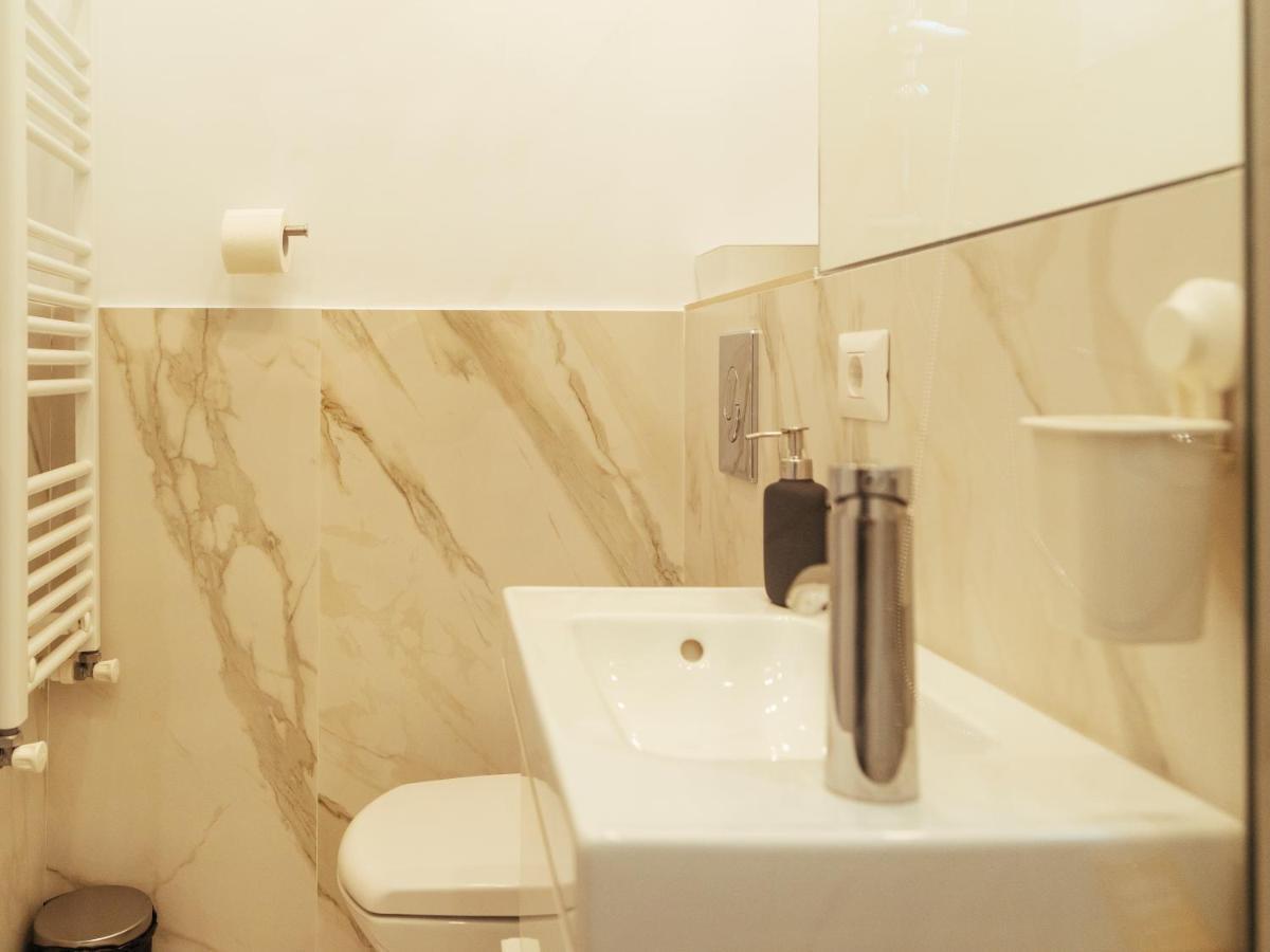 Beautiful Apartment - Top Location - Amazing Balcony Bukarest Exteriör bild
