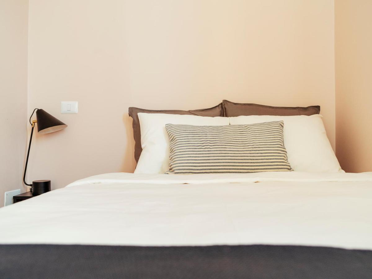 Beautiful Apartment - Top Location - Amazing Balcony Bukarest Exteriör bild
