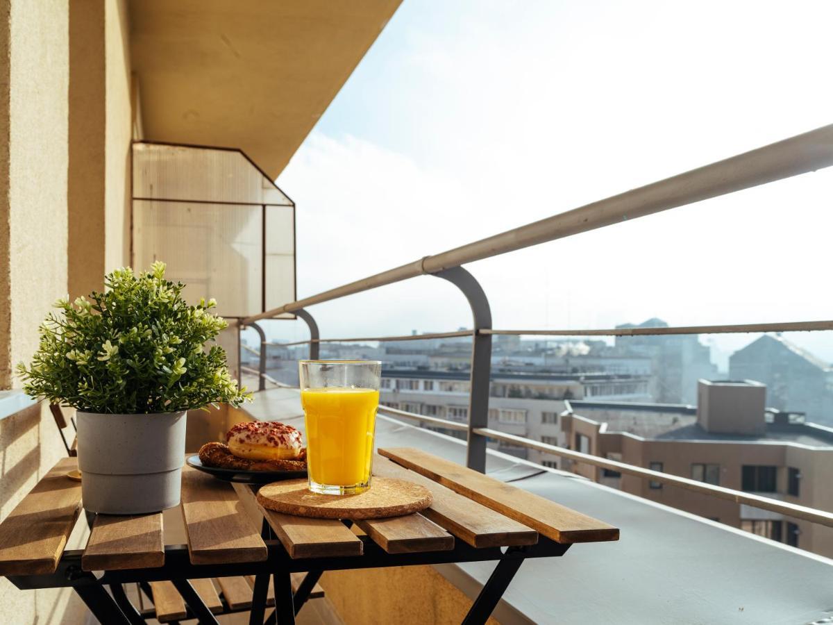 Beautiful Apartment - Top Location - Amazing Balcony Bukarest Exteriör bild
