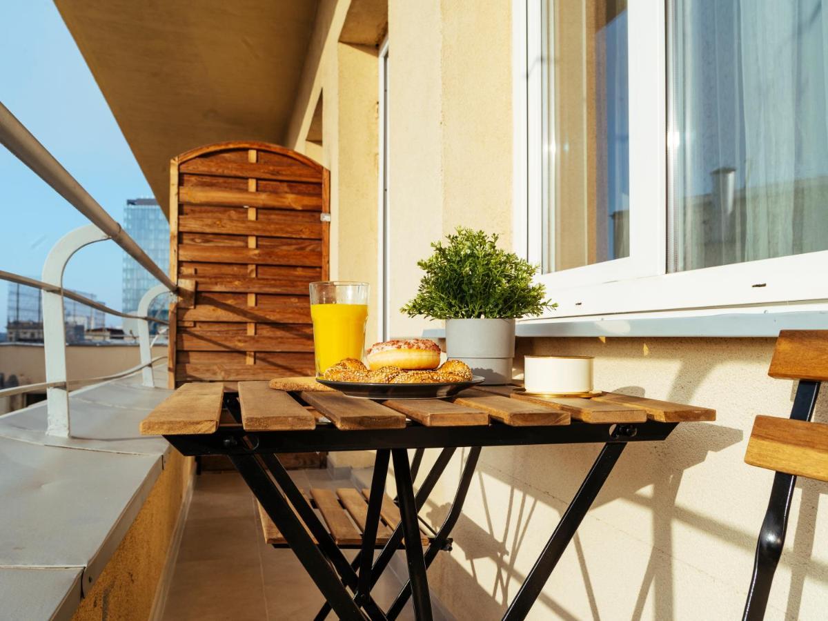 Beautiful Apartment - Top Location - Amazing Balcony Bukarest Exteriör bild