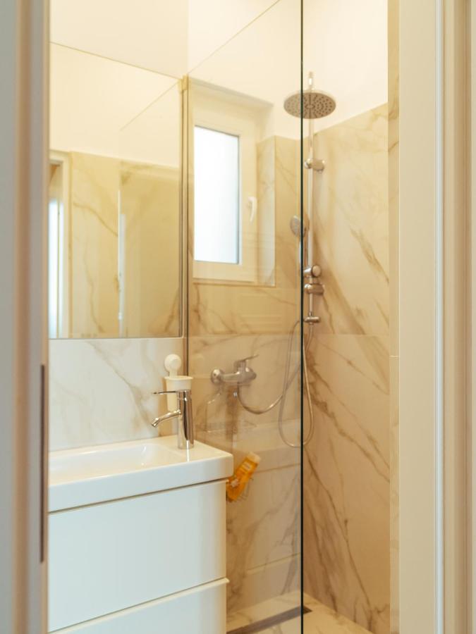 Beautiful Apartment - Top Location - Amazing Balcony Bukarest Exteriör bild
