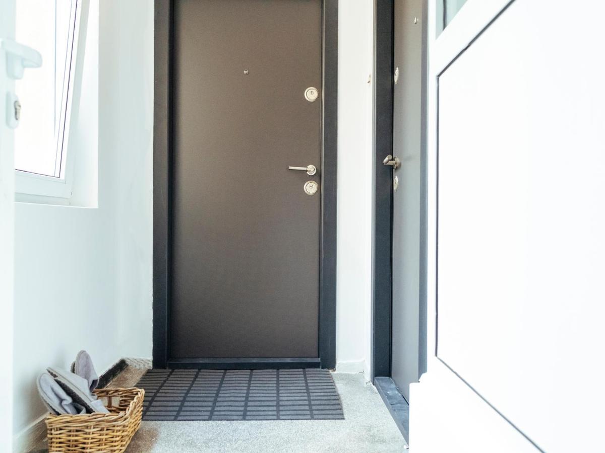 Beautiful Apartment - Top Location - Amazing Balcony Bukarest Exteriör bild